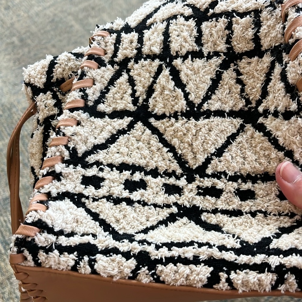 Universal Thread Drawstring Crossbody Sherpa Bag … - image 3